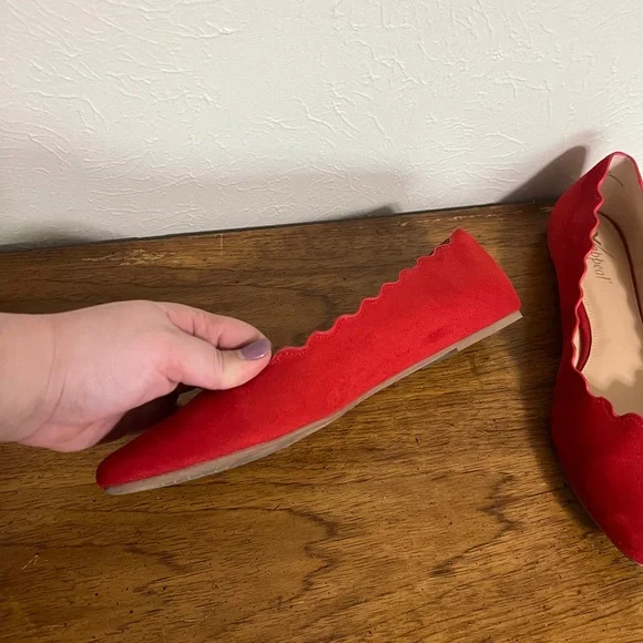 Red flats - Picture 2 of 4